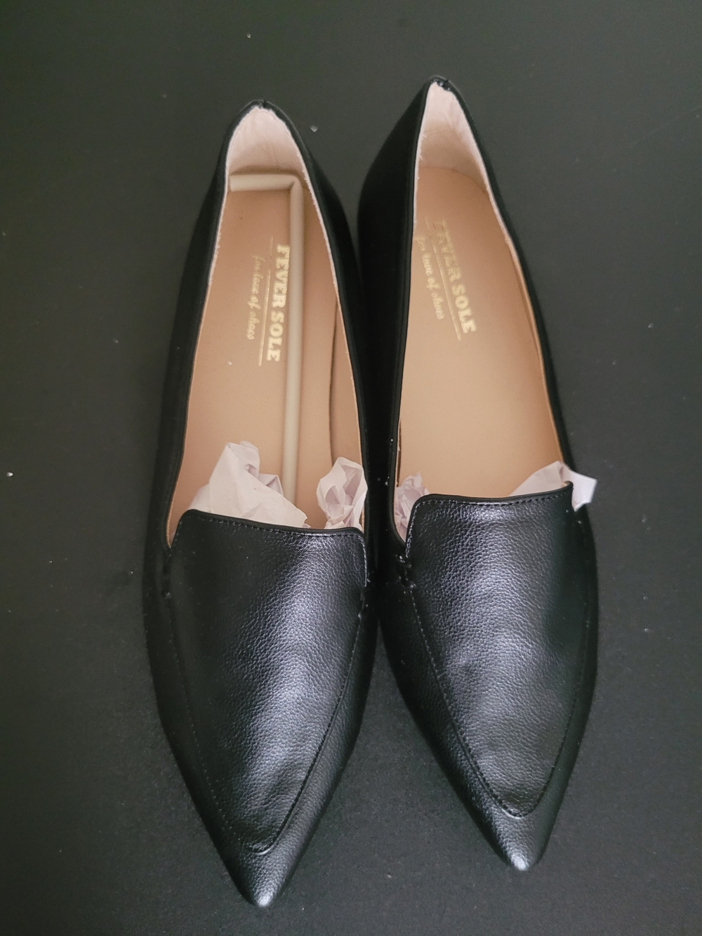 Fever Sole Women's Black Pointed Leather Slip-On Flats